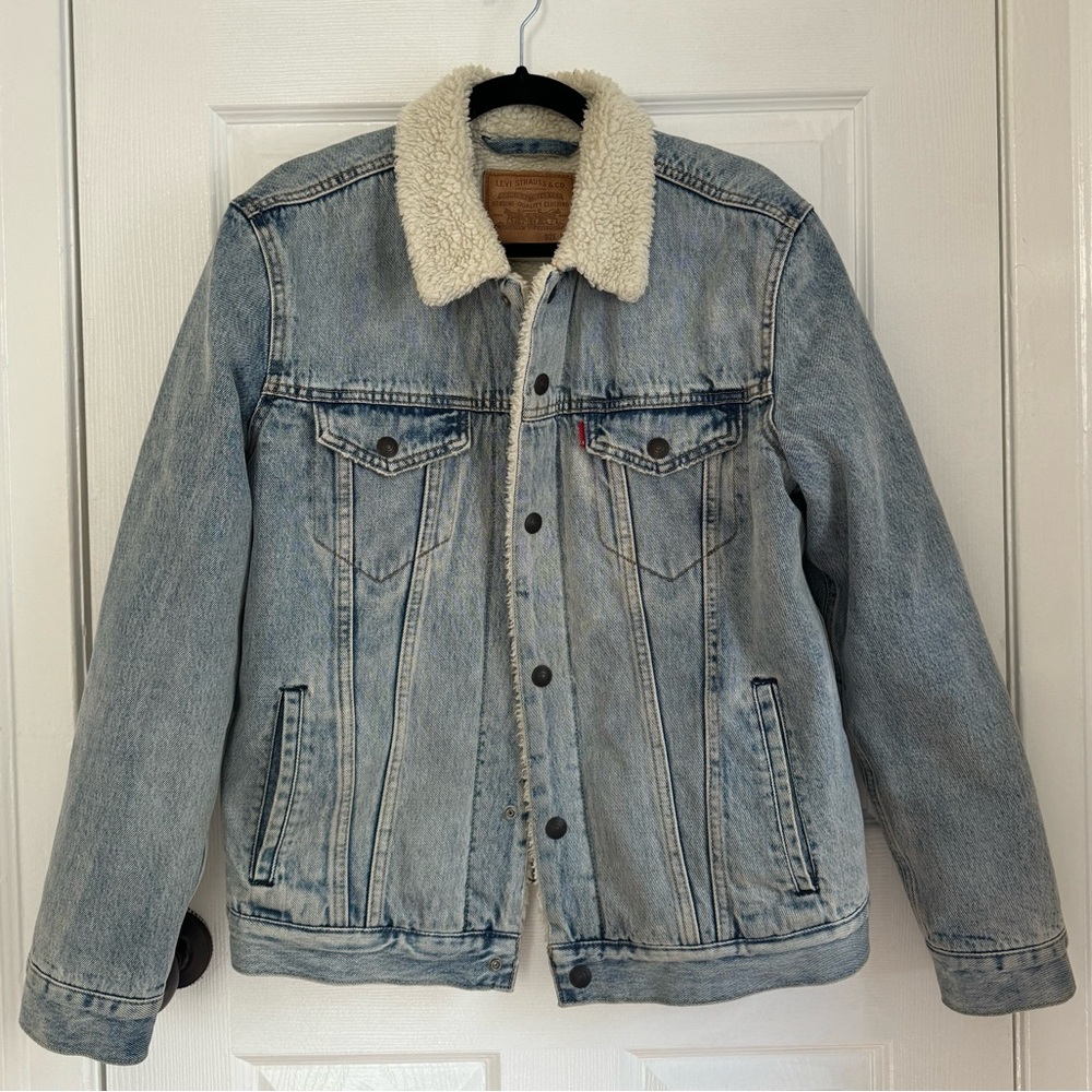 Levi’s Sherpa trucker jacket size M